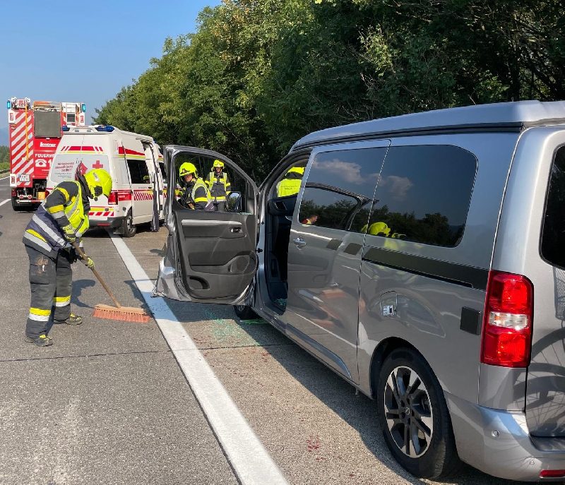 Verkehrsunfall A2 Südautobahn (Bild 2)
